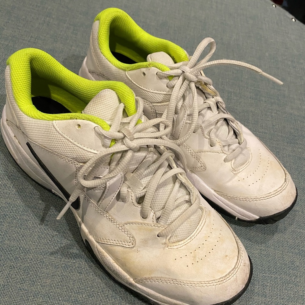 Men’s NikeCourt Lite 2 Tennis Shoe 8.5